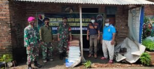 Karya Bakti TNI Kodim 0815 Sasar Rumah Warga Terdampak Puting Beliung