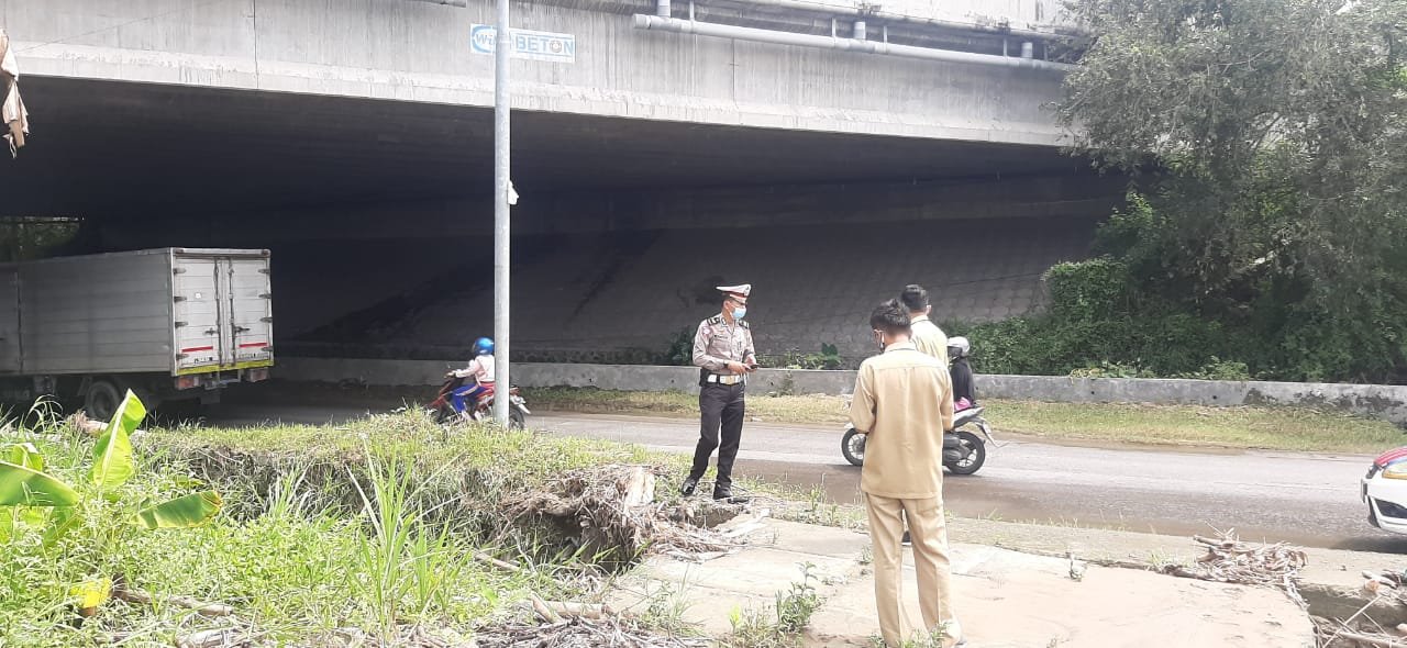 Satlantas Polresta Mojokerto Survey Jalan yang Membutuhkan Perbaikan