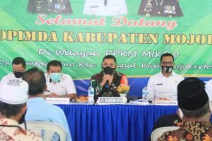Dandim 0815/Mojokerto Tinjau PPKM Mikro Pacing dan Sumberwono