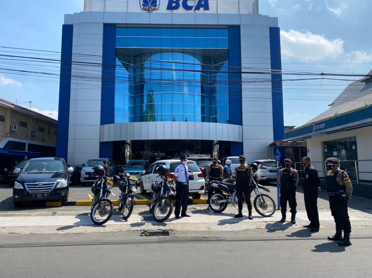 Patroli Perbankan, Upaya Sat Samapta Polresta Mojokerto Cegah Gangguan Kamtibmas