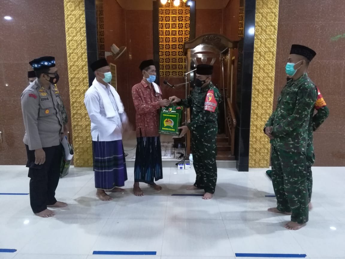 Safari Ramadhan, Dandim 0815/Mojokerto Himbau Warga Patuhi Prokes & Tidak Mudik