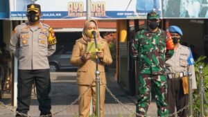 Kapolresta Mojokerto Dampingi Ning Ita Pimpin Apel Kesiapan Pengaman Larangan Mudik