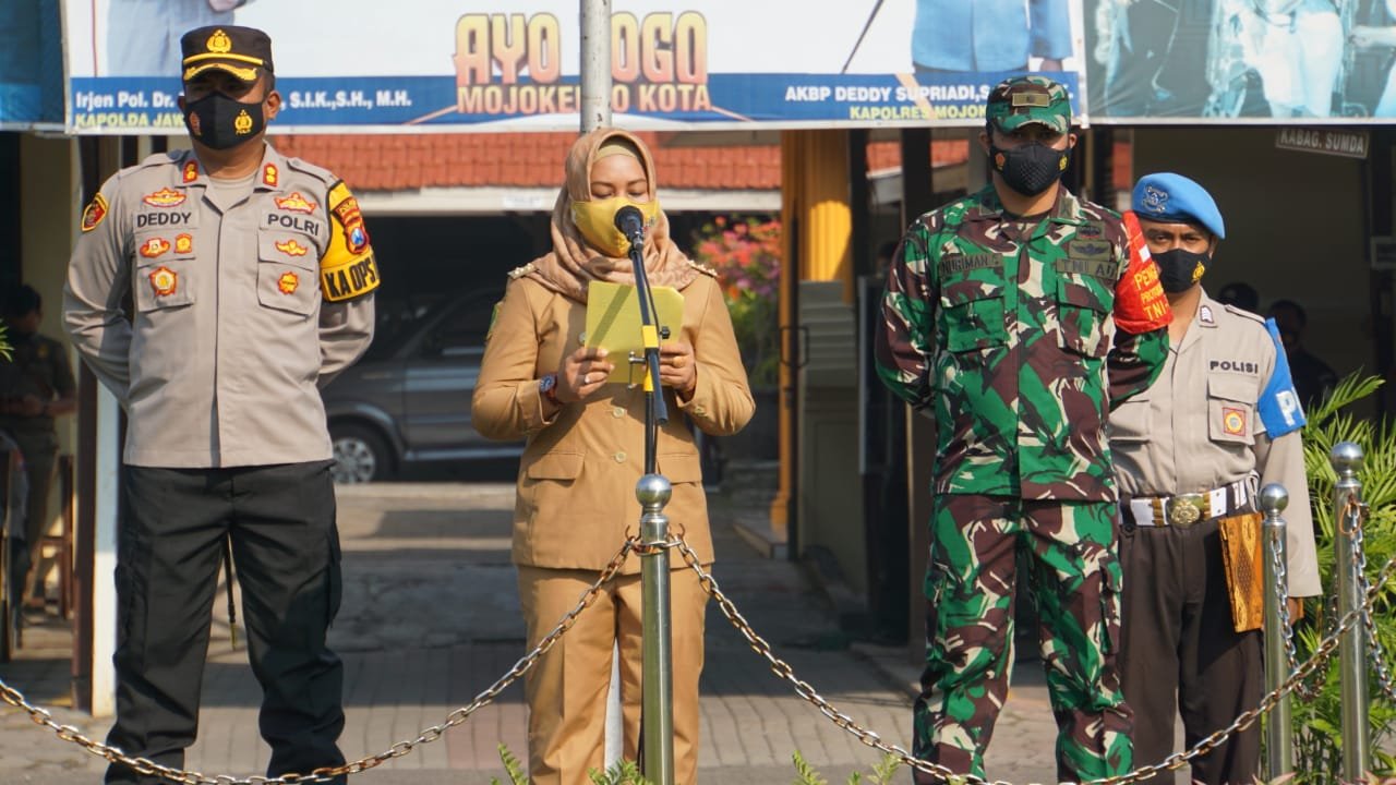 Kapolresta Mojokerto Dampingi Ning Ita Pimpin Apel Kesiapan Pengaman Larangan Mudik