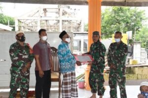 Pembangunan Masjid Jami’atul Ukuwah, Danrem 082/CPYJ dukung 200 Dos keramil