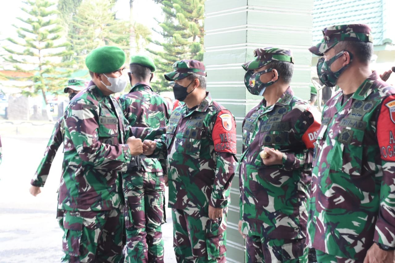 Danrem 082/CPYJ Sambut Kunjungan Kerja Asops Kasad di Yonmek 521/DY