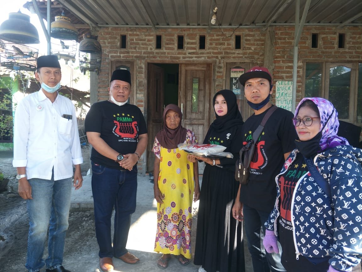 Peduli Dhuafa dan Fakir Miskin, DPC PAMMI Mojokerto Bagikan Zakat dan Bersodaqoh