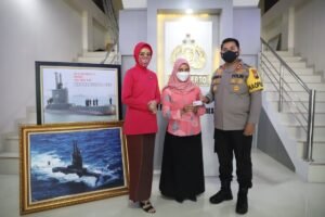 Istri Awak KRI Nanggala Dapat SIM Gratis di Mojokerto