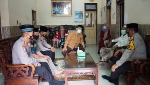 KH. Zainul Arifin sangat Senang dikunjungi Kapolresta Mojokerto