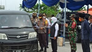 Kapolda Jatim: Masyarakat Sudah Memenuhi Kewajibannya Dengan Membawa Surat Tugas dan Bebas Covid-19