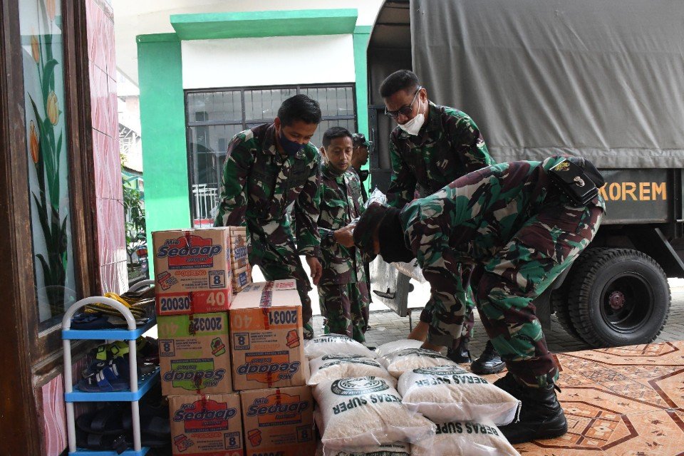 Danrem 082/CPYJ Berbagi Bersama Anak Anak Panti Asuhan