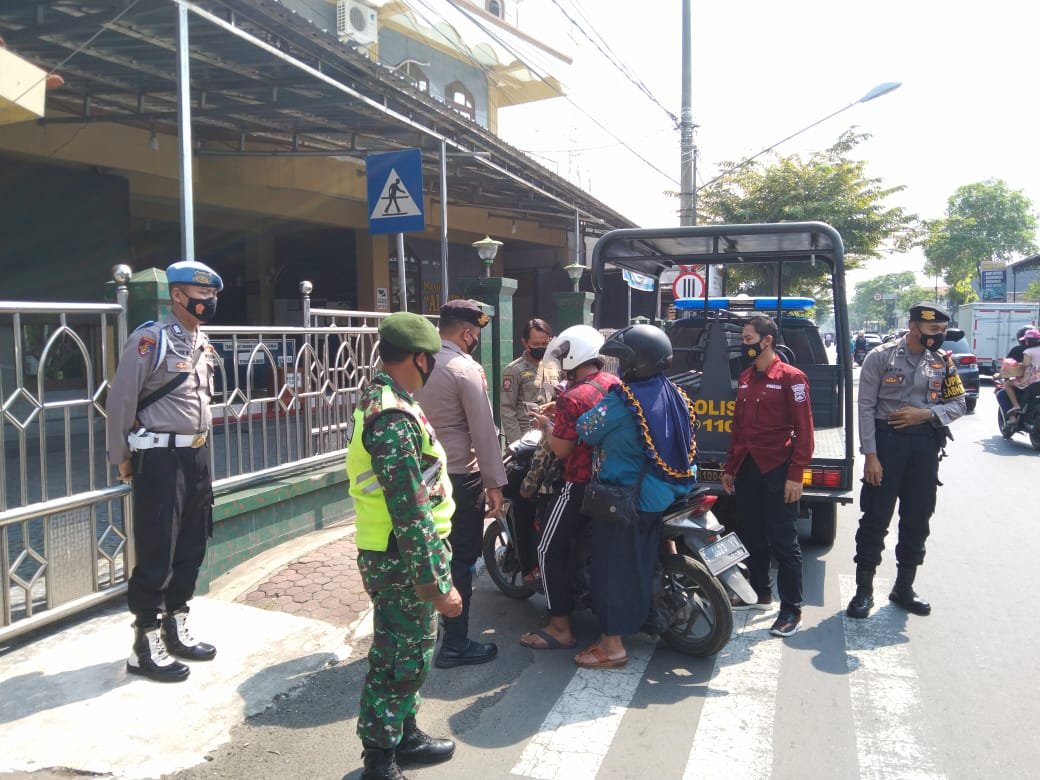 Kasubbag Humas Polresta Mojokerto Pimpin Operasi Yustisi