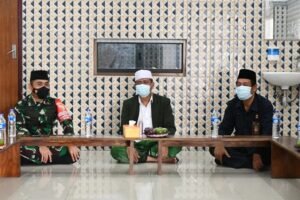 Dandim 0815/Mojokerto Bersama Ketua PN Silaturahmi Dengan Ulama