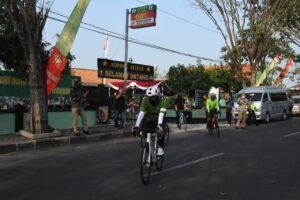 Danrem 082/CPYJ Sambut Pangdam V/Brw beserta Rombongan di Koramil 0817/10 Benjeng