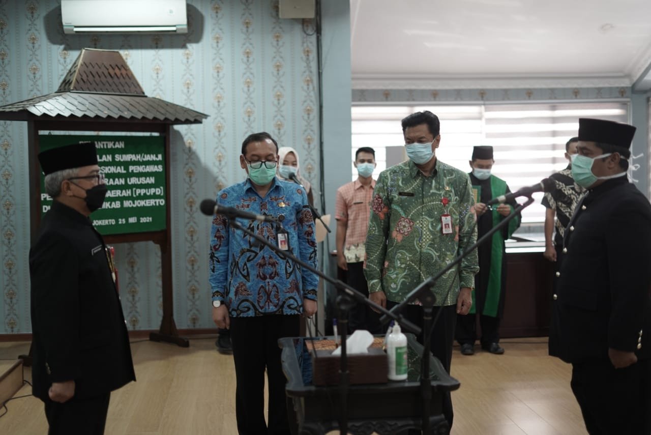 Pj Sekdakab Mojokerto Lantik Pengawas Penyelenggaraan Urusan Pemerintahan Daerah