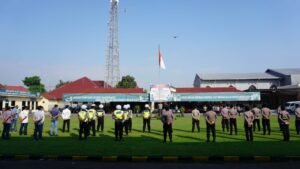Kapolresta Mojokerto Pimpin Apel Pam Hari Raya Waisak