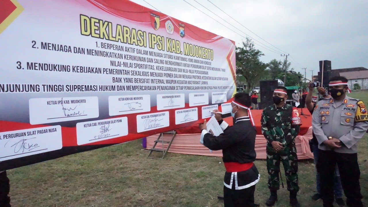 TNI-Polri di Mojokerto Latihan Bersama Para Pendekar dan Penandatanganan Deklarasi
