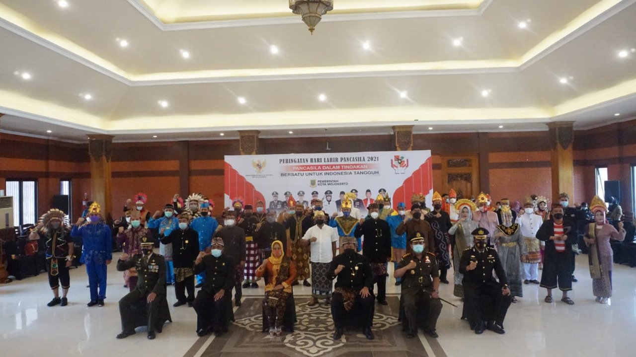 Kapolresta Mojokerto: Forkopimda Gunakan Pakaian Adat di Upacara hari Lahir Pancasila