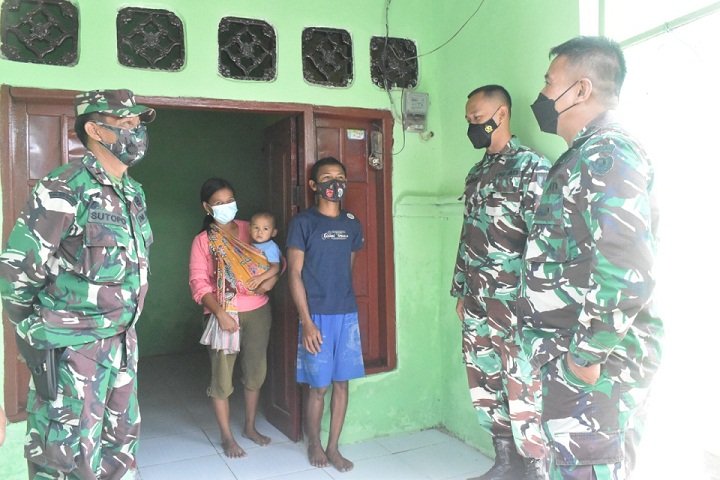 Tim Wasev Bakti TNI Sterad Tinjau Rumah Warga Mojoanyar