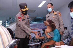 Polri Peduli menyambut Hut Ke75   Bhayangkara