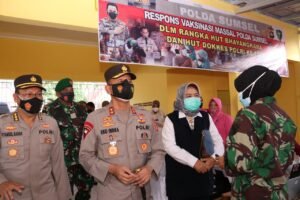 Bakti Kesehatan Vaksinasi Massal dan Pemeriksaan Penyakit Tak Menular Polda Sumsel
