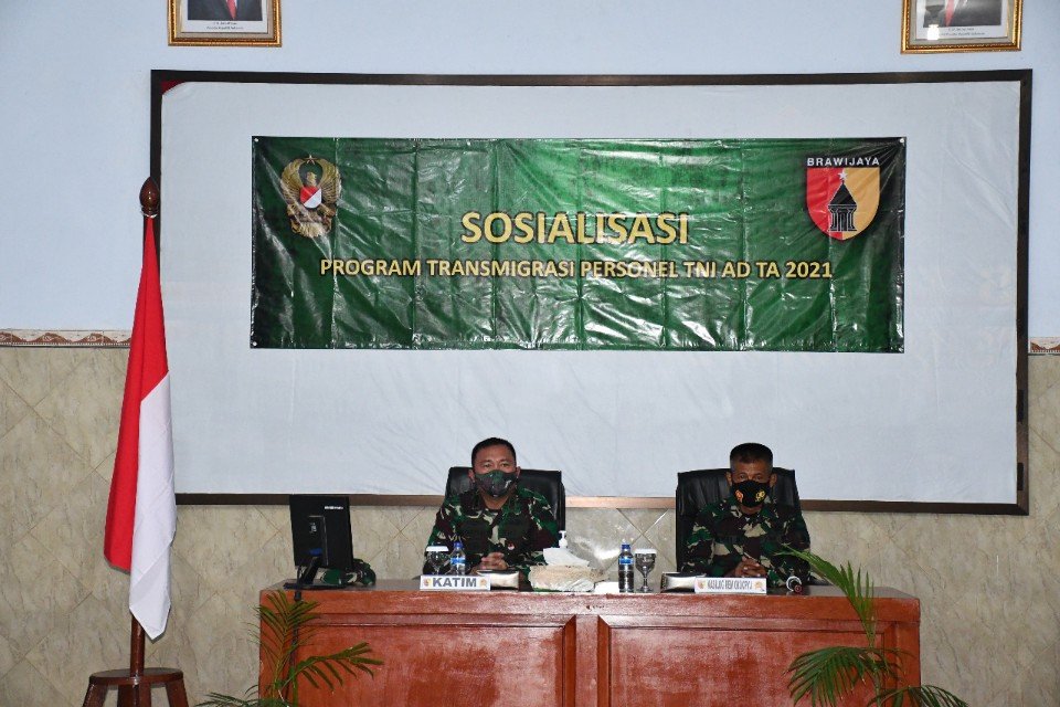 Personel Korem 082/CPYJ Sosialisasi Program Transmigrasi Angkatan Darat