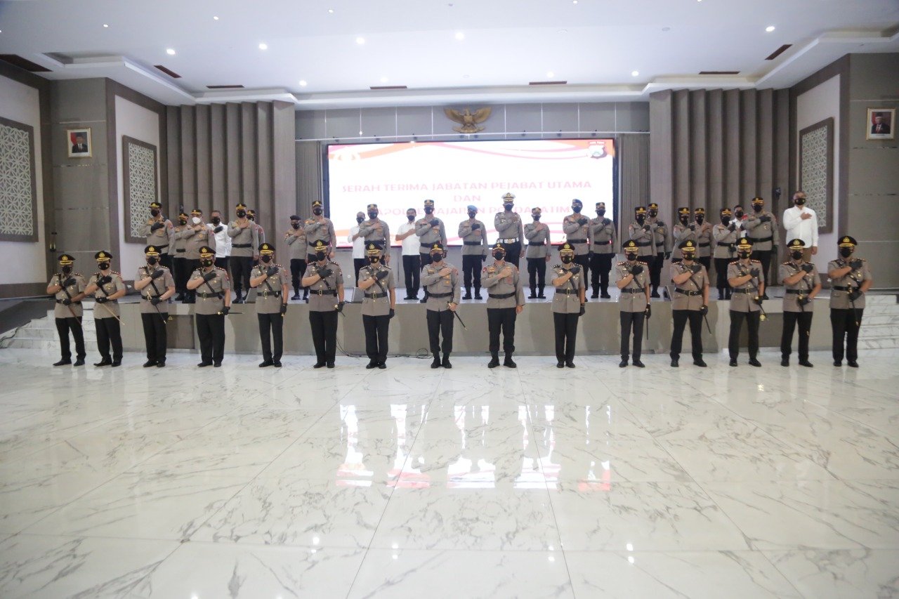 Kapolda Jatim Pimpin Sertijab Pejabat Utama dan Kapolres Jajaran Polda Jatim
