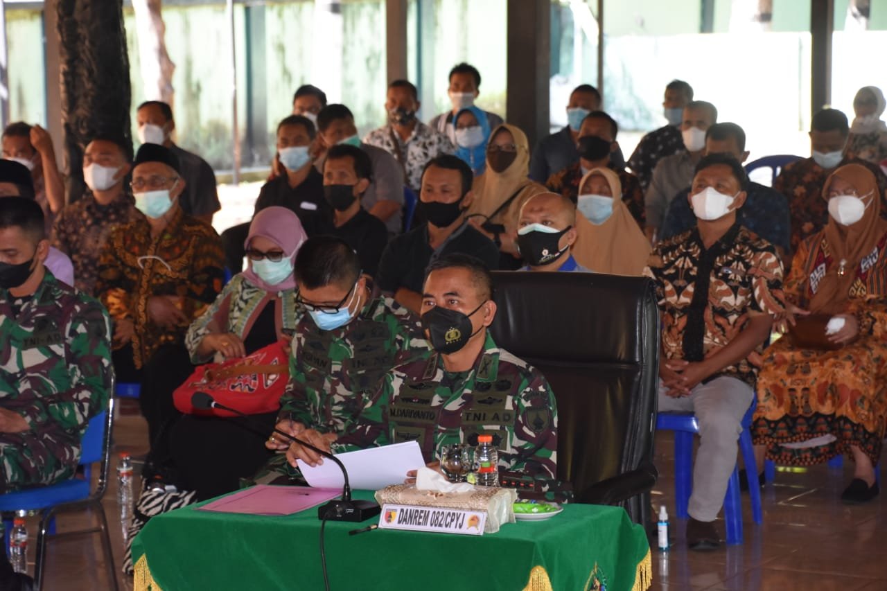 Kasad Beri Pengarahan kepada Orang Tua Calon Taruna Akmil di Sub Panda Korem 082/ CPYJ Secara Virtual