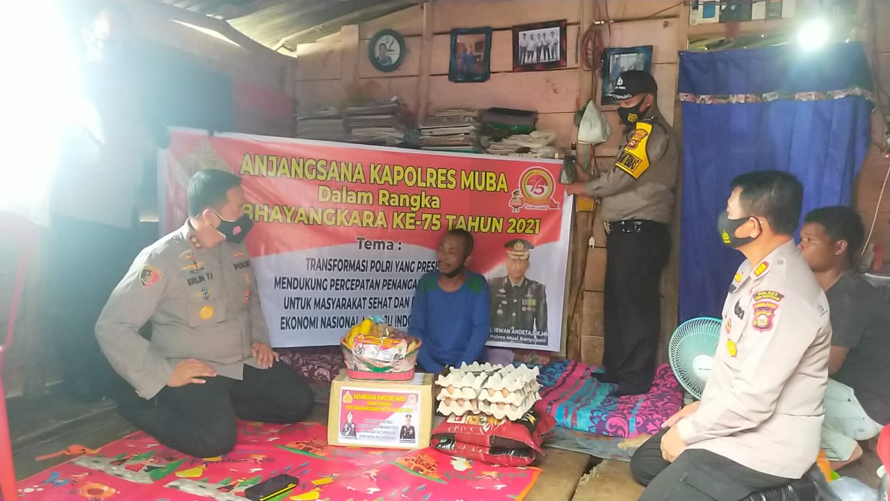Suka Duka Polri Bersama Awak Media