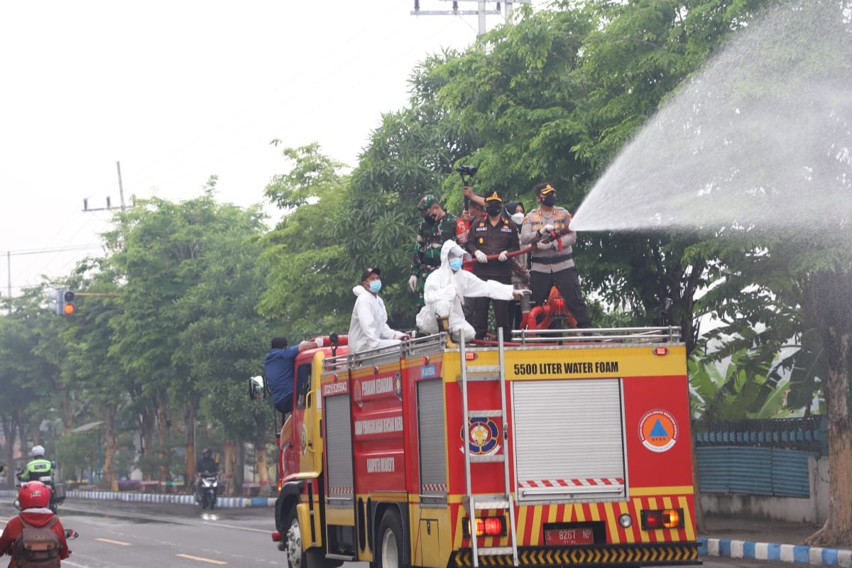 Kasus COVID-19 Melonjak, Disinfeksi Massal Digelar di Mojokerto