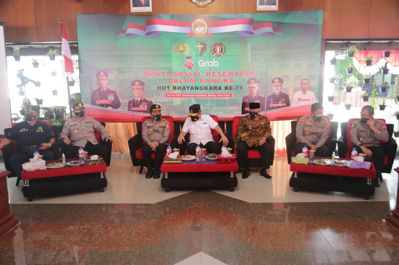Peringati HUT Bhayangkara & Dokkes Polri, Pusdokkes Polri Gelar Bhakti Kesehatan di Wilayah Jatim