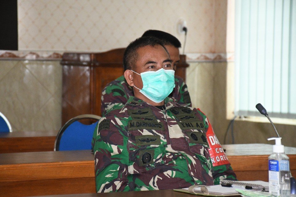 Danrem 082/CPYJ Ikuti Vicon Perkembangan Penanganan Covid-19 dan PPKM Mikro