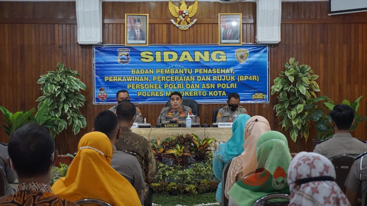 Kapolresta Mojokerto Beri Bekal Anggotanya Dalam Sidang Nikah