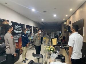 Meski Malam Hari, Kapolresta Mojokerto Tinjau Ruang Pelayanan SPKT dan SKCK