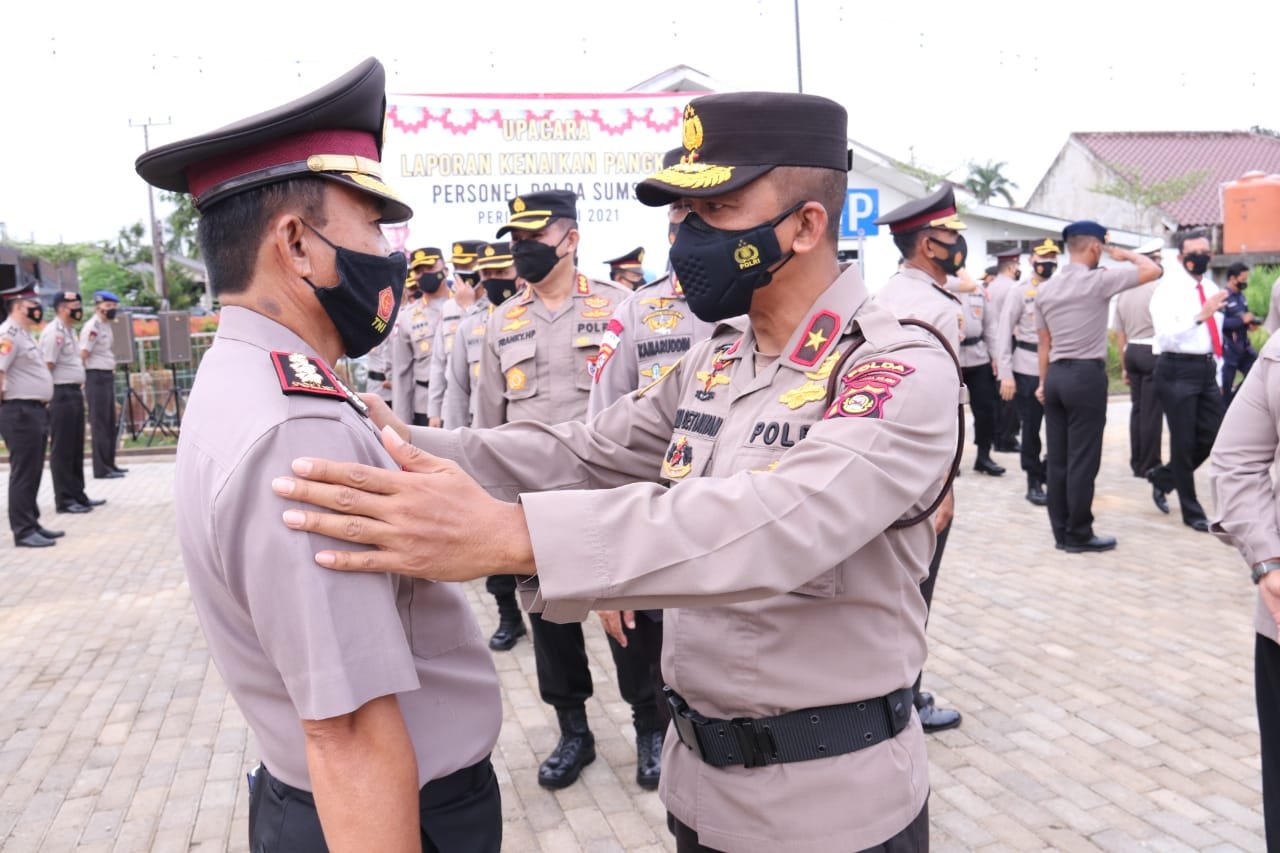 Kenaikkan Pangkat 1.000 Personel Polda Sumsel jajaran