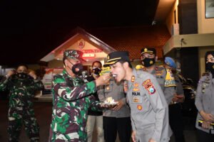 Danrem 082/CPYJ Grebeg Mapolresta Mojokerto