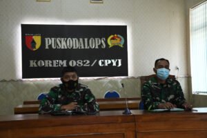 Pasi Bakti Korem 082/CPYJ Ikuti Rakor Percepatan Pelaksanaan Kegiatan Intervensi Kesling secara Virtual