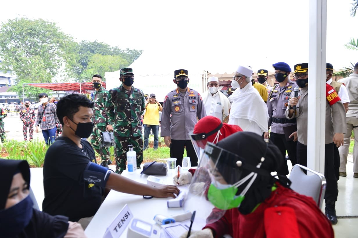 Ditarget 4.500 Orang, TNI-Polri Gelar Vaksinasi Massal Bareng Rabithah Alawiyah di Cibis Park