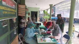 Serbuan Vaksinasi Kodam V/Brawijaya di Wilayah Kodim 0815/Mojokerto Sasar 2000 Masyarakat