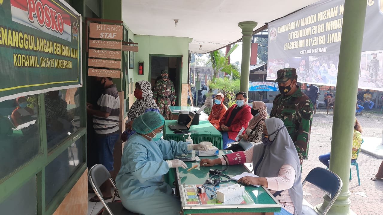 Serbuan Vaksinasi Kodam V/Brawijaya di Wilayah Kodim 0815/Mojokerto Sasar 2000 Masyarakat