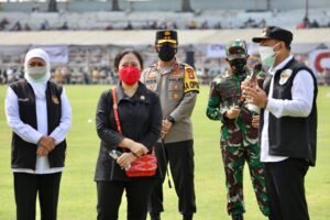 Forkopimda Jatim Dampingi Ketua DPR-RI Mengecek Vaksinasi di Surabaya