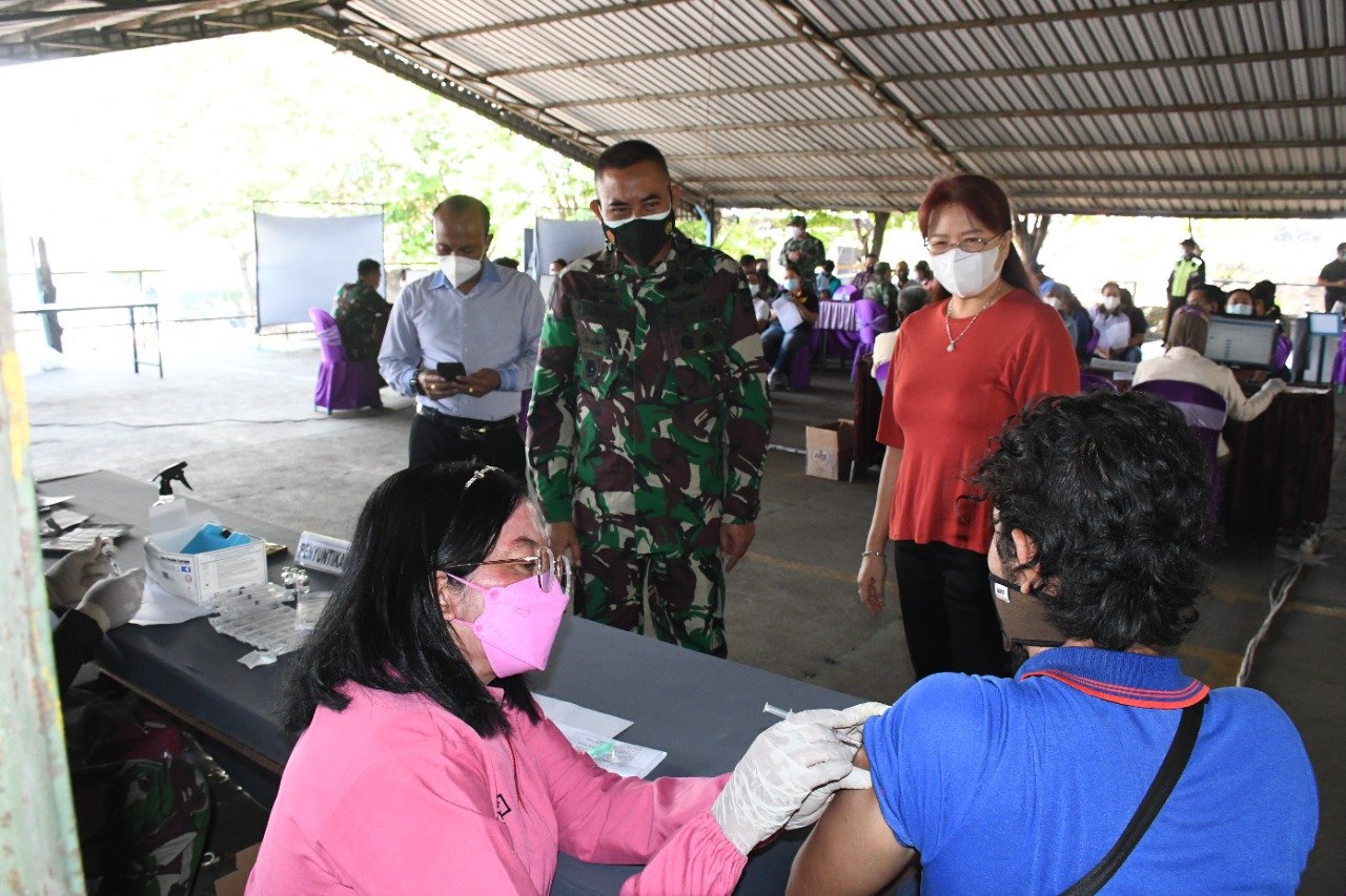 Serbuan Vaksinasi Korem 082/CPYJ Sasar PT. DWI PRIMA SENTOSA