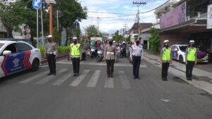 Hening Cipta 60 Detik, Satlantas Polresta Mojokerto Ajak Berdoa Bersama