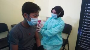 Polresta Mojokerto Beri Layanan Dosis Vaksin Keluarga Awak Media