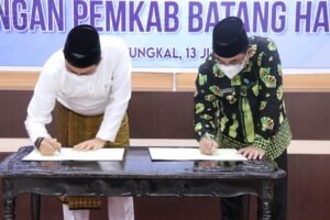 Bupati Tanjab Barat Gelar Penandatanganan MoU Bersama Pemkab Batanghari