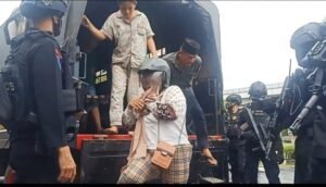 Kampung Narkoba Tangga Buntung Dikepung Polisi dan Brimob Polda Sumsel