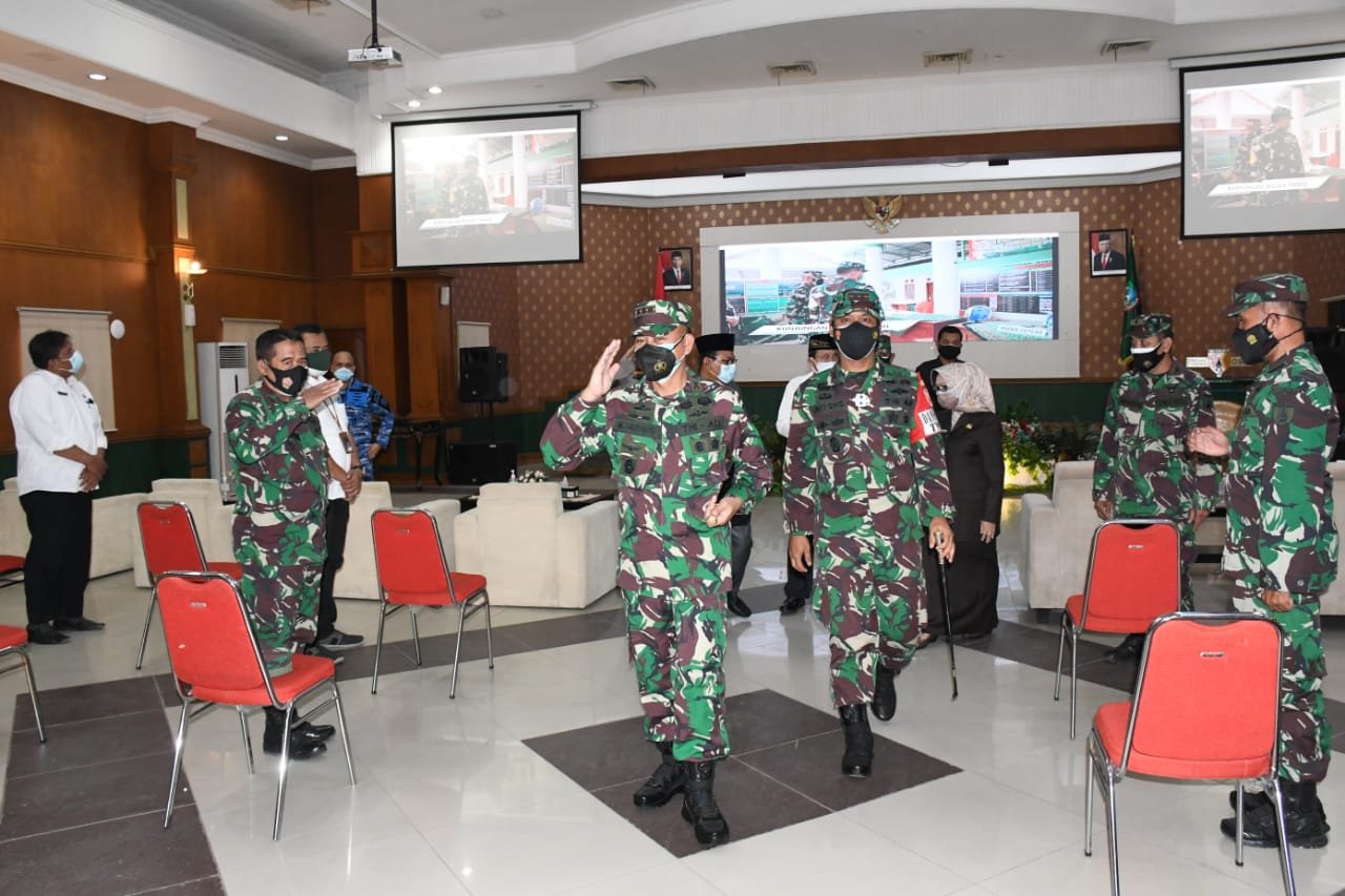 Danrem 082/CPYJ Hadiri Penuutupan TMMD Ke 111 Kodim 0814/Jombang