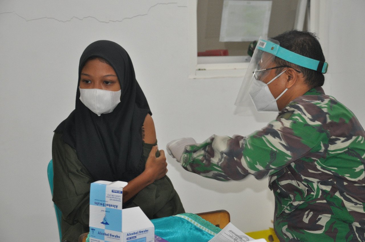 Korem 082/CPYJ gelar Vaksinasi Covid - 19 untuk anak-anak KBT