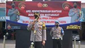 Kapolresta Mojokerto Lepas 3.500 Paket Bansos