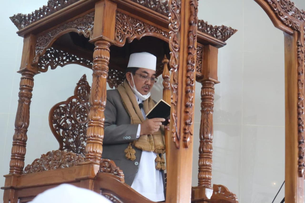 Bupati Tanjab barat beserta keluarga laksanakan Sholat Idul Adha 1442 H di masjid syaikh Utsman tungkal