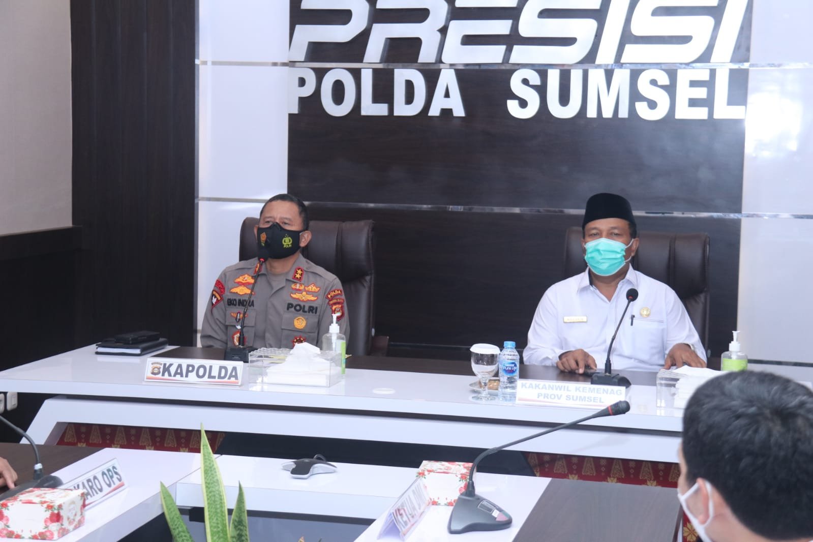 Kapolda Sumsel pimpin rapat antisipasi penyebaran virus covid-19 pada pelaksanaan Sholat idul Adha 1442 H